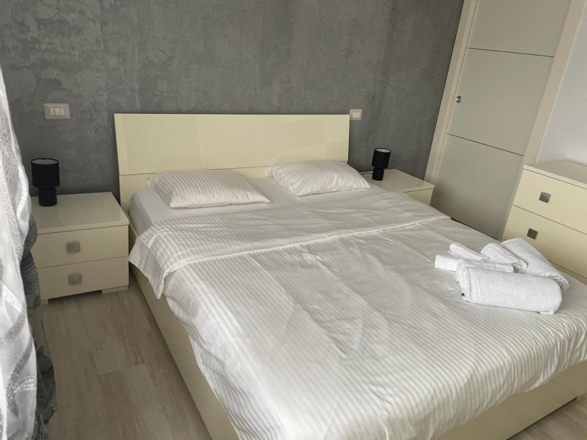 Denis Apartament Turda Exteriör bild