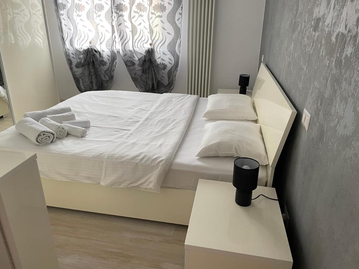 Denis Apartament Turda Exteriör bild