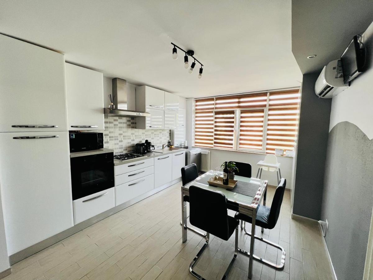 Denis Apartament Turda Exteriör bild